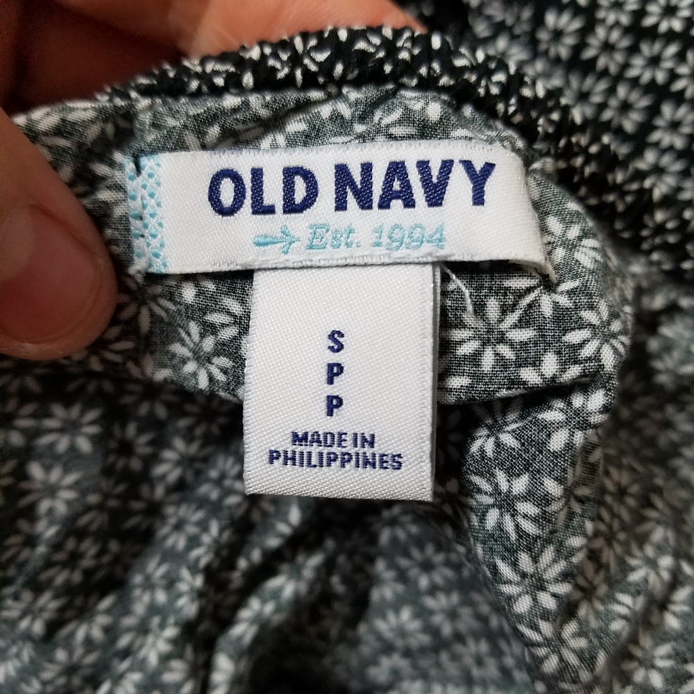 Old Navy Women Black Casual Dress S.Pit to pit approx:  16 inches Right shoul - Picture 7 of 7